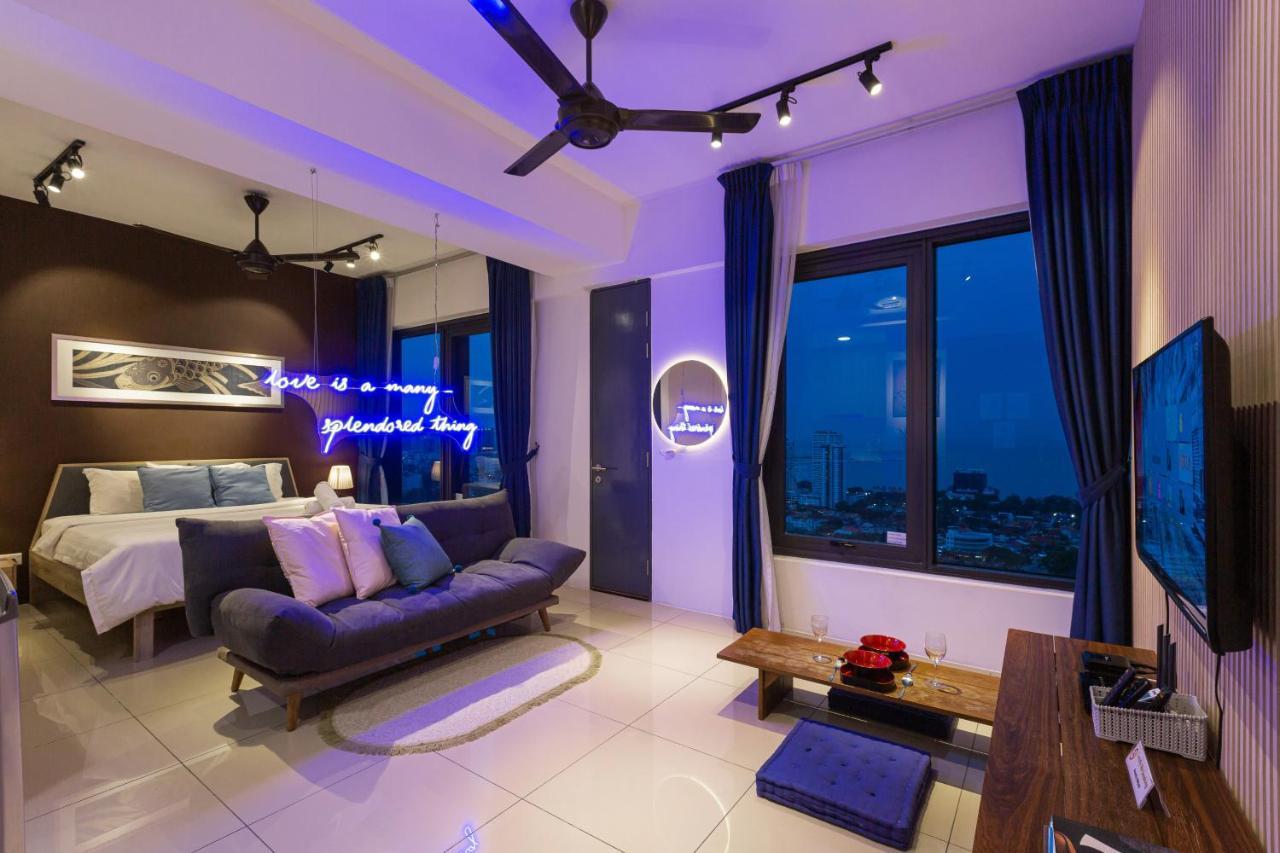 Tropicana 218 Macalister Apartment George Town