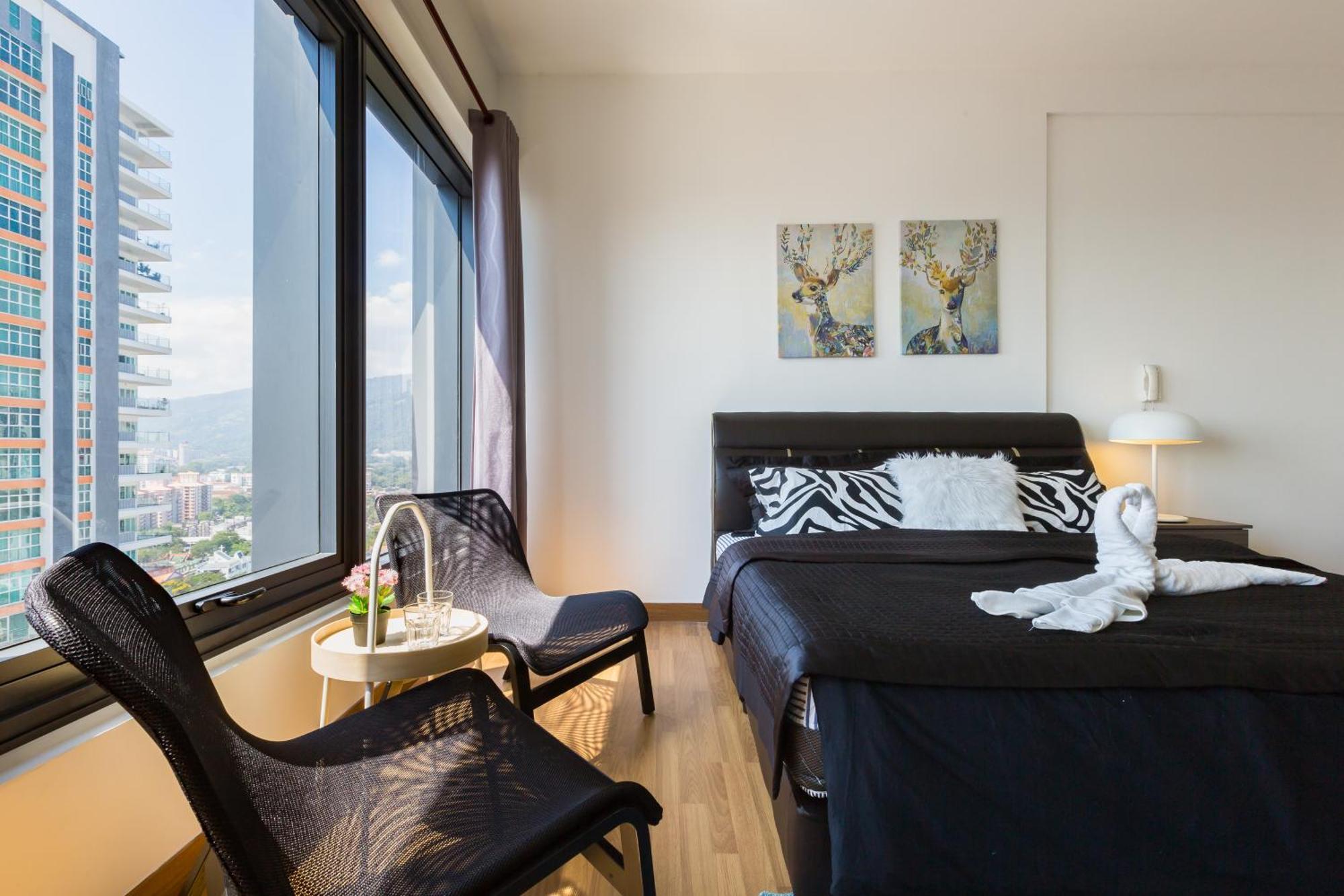 Tropicana 218 Macalister Apartment George Town